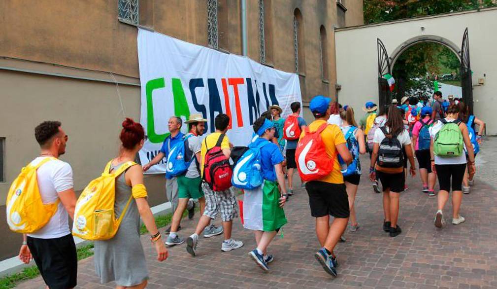 I primi giovani a Casa Italia (foto Sir/Calvarese)