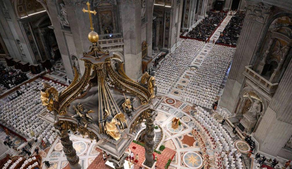 Messa crismale, papa Leone: “Mondo conteso da potenze che lo devastano. Amore interrompe dall’interno occupazione imperialistica”