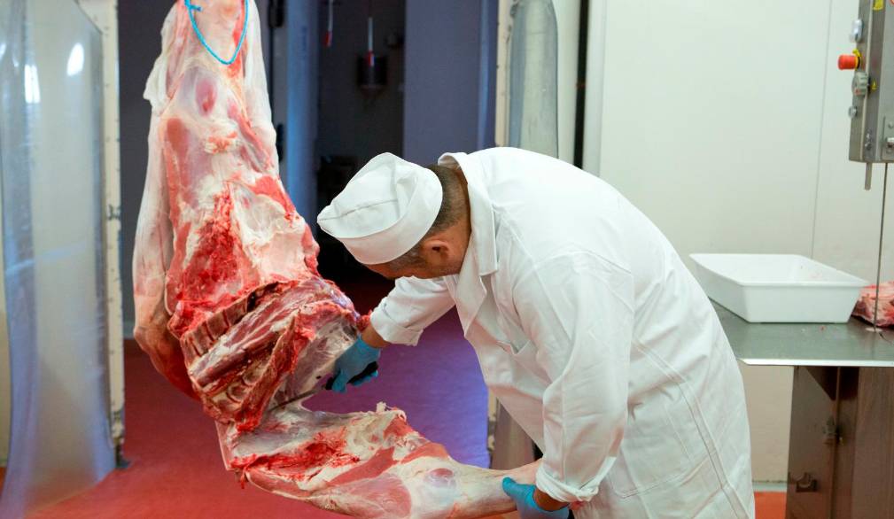 La storia del macellaio Alfredo Pollon: “attività raddoppiata dopo il Covid ma è difficile trovare personale”