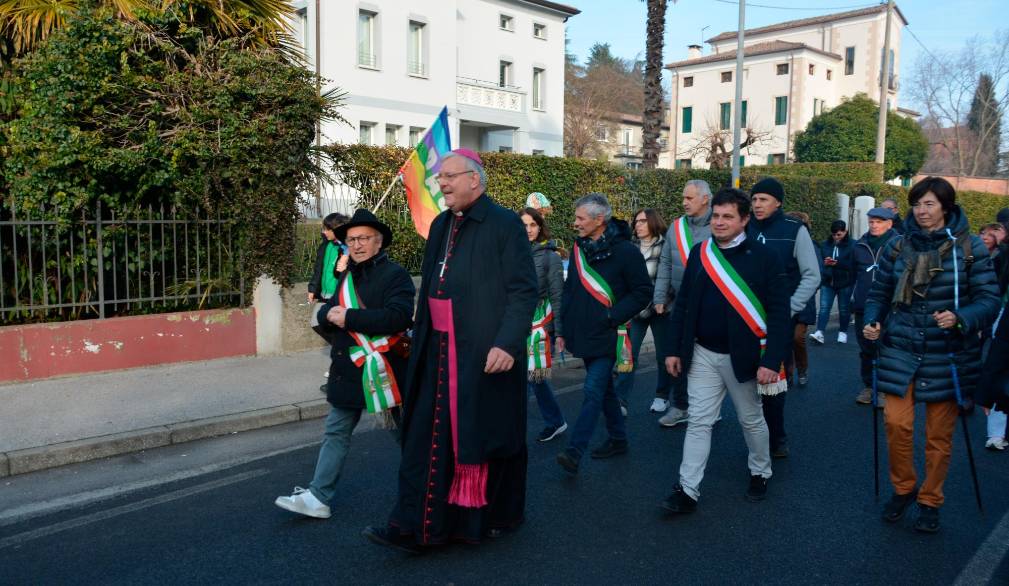 Testa, cuore e mani di tutti per la pace