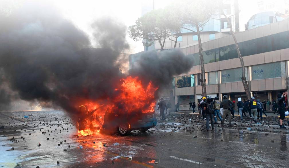 Proseguono le proteste degli studenti anche in Albania