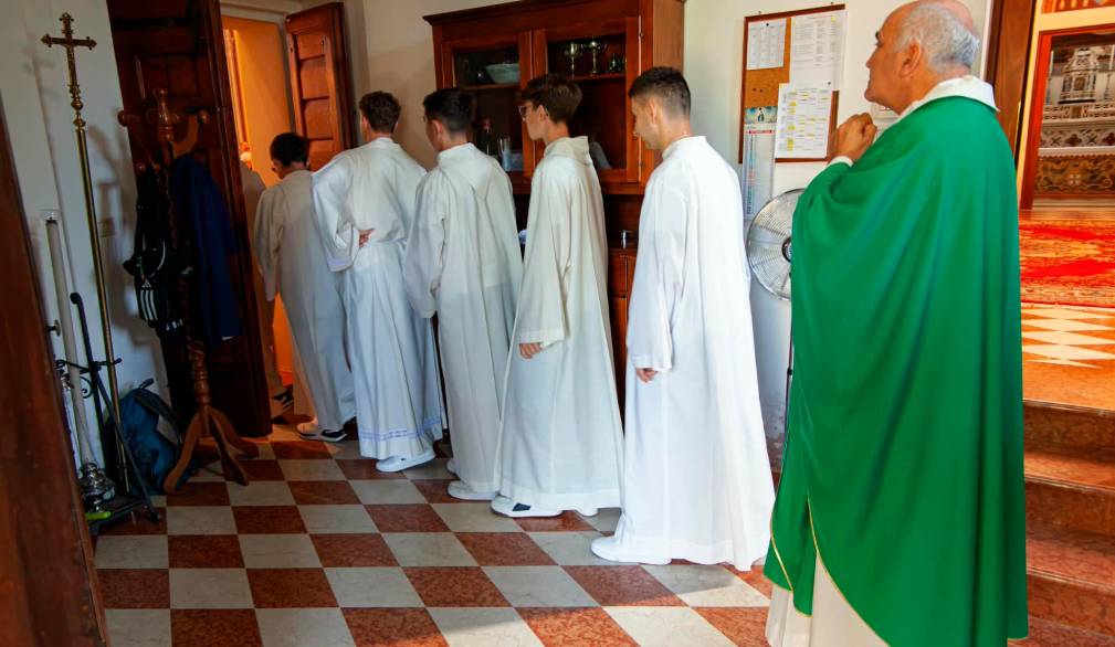 “Per noi sei stato la bussola”. Il saluto di Fossalta e Trebaseleghe a don Rolando