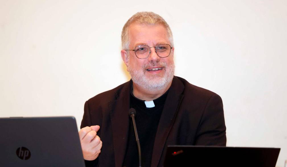 La formazione al centro, nelle parole di padre Giacomo Costa