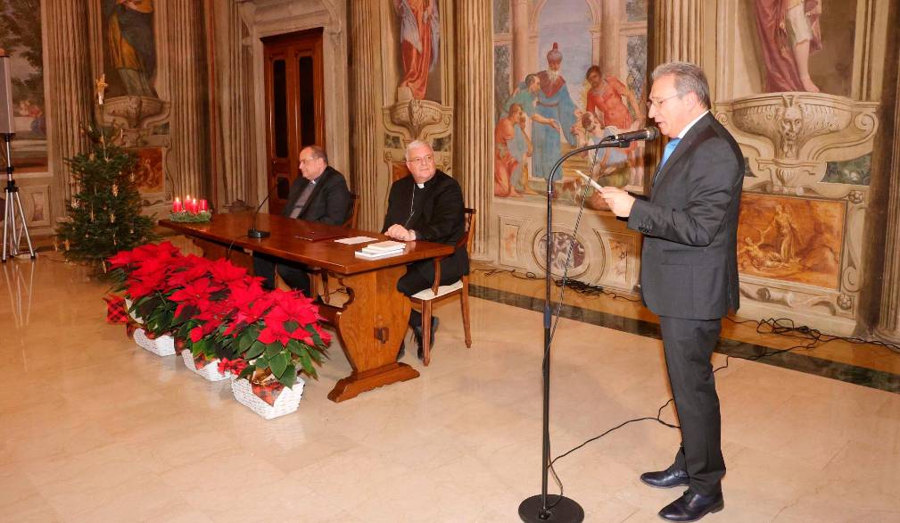 Coscienza, via maestra: il vescovo Tomasi incontra i politici e amministratori