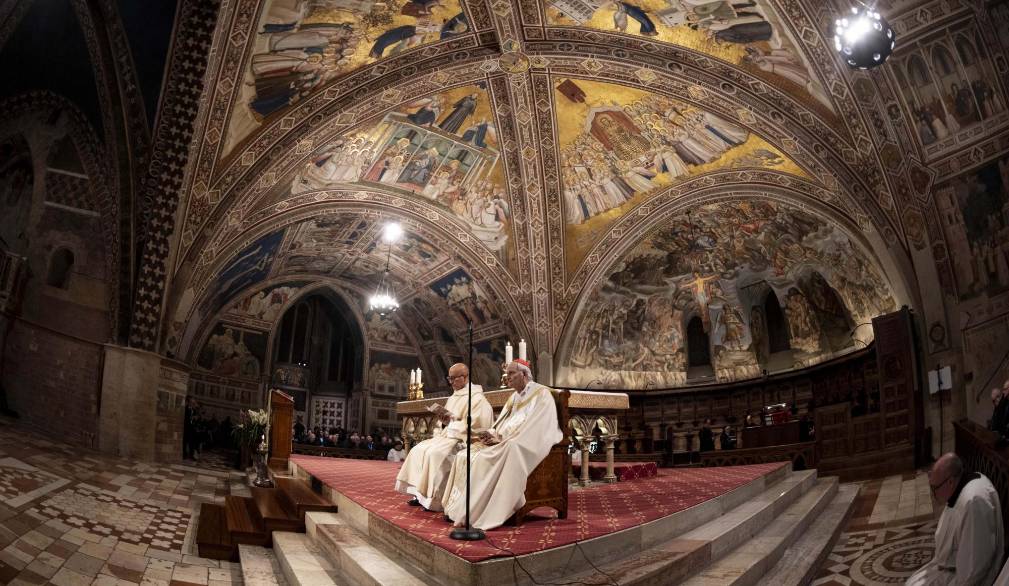 Assisi 19–11-2025 Conferenza Episcopale Italiana Assemblea generale della Cei, S.E. Matteo Zuppi, Vespri e preghiera per la pace