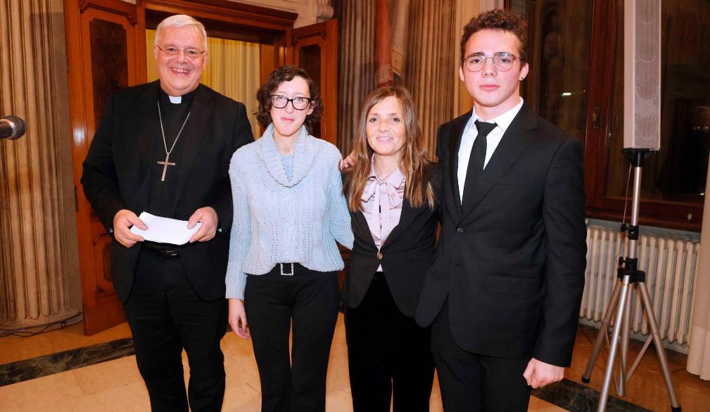 Coscienza, via maestra: il vescovo Tomasi incontra i politici e amministratori