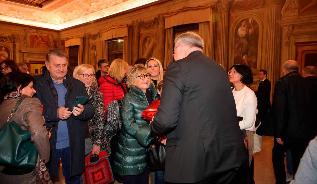 Coscienza, via maestra: il vescovo Tomasi incontra i politici e amministratori