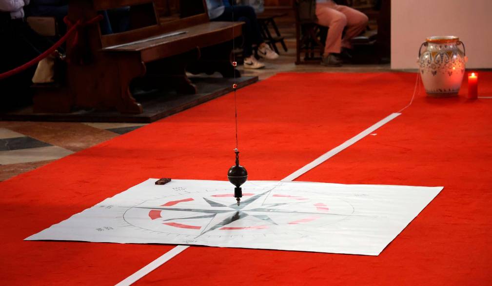 Dimostrazione della rotazione terrestre in chiesa a San Nicolò con il pendolo di Foucault