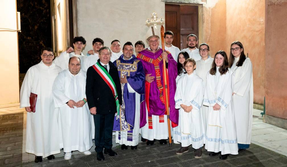 Casier e Sant’Antonino, l’ingresso di don Oscar Pastro: “Passo leggero e cuore aperto”