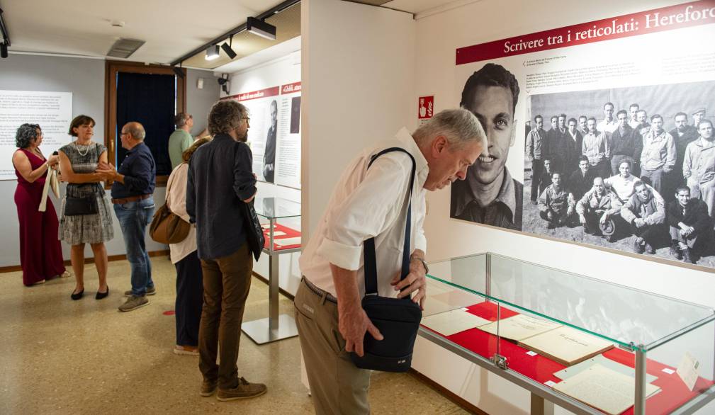 I pannelli della mostra su Berto che viene allestita anche a Treviso