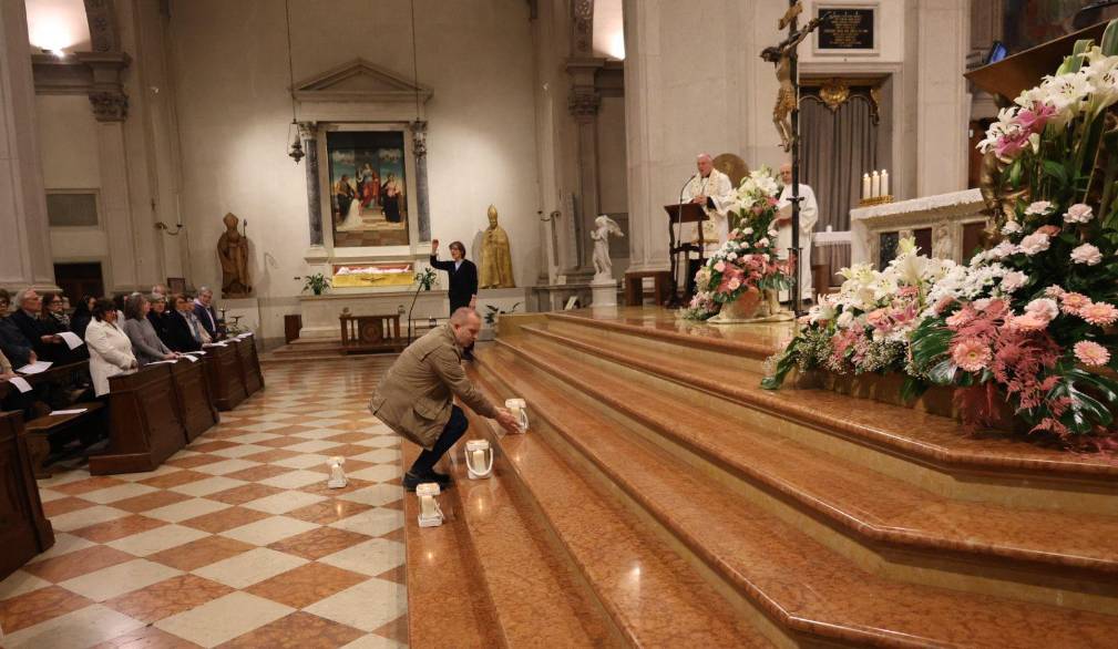 “Scegliamo il dialogo, la comunione, la giustizia”: in cattedrale la preghiera per la pace insieme al Vescovo