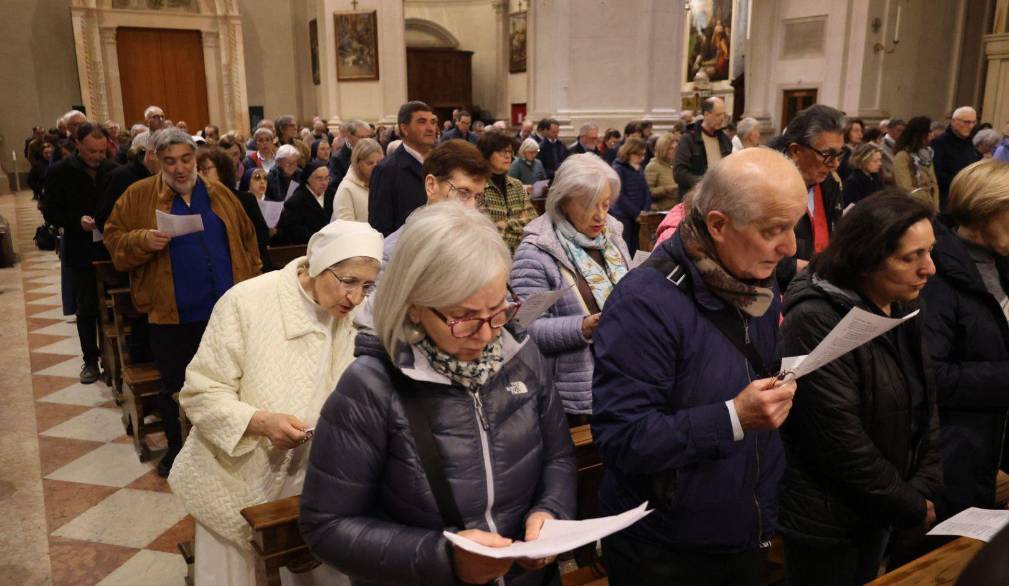 “Scegliamo il dialogo, la comunione, la giustizia”: in cattedrale la preghiera per la pace insieme al Vescovo