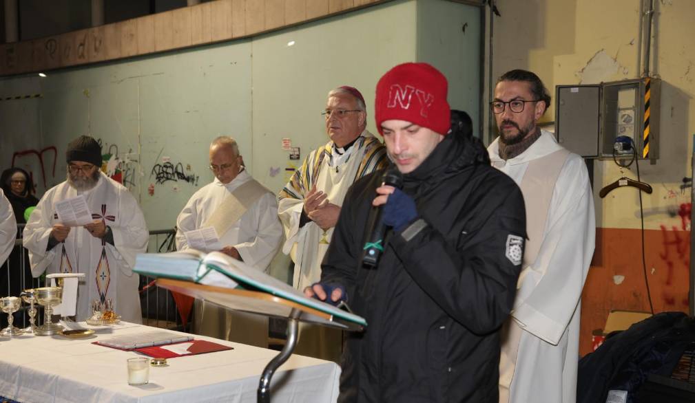 Natale, la messa del Vescovo alla stazione delle corriere: “È nelle nostre città che oggi si ripete il viaggio da Nazaret a Betlemme”