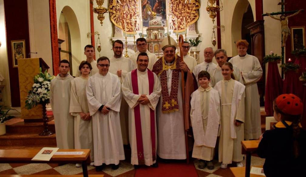 Casier e Sant’Antonino, l’ingresso di don Oscar Pastro: “Passo leggero e cuore aperto”