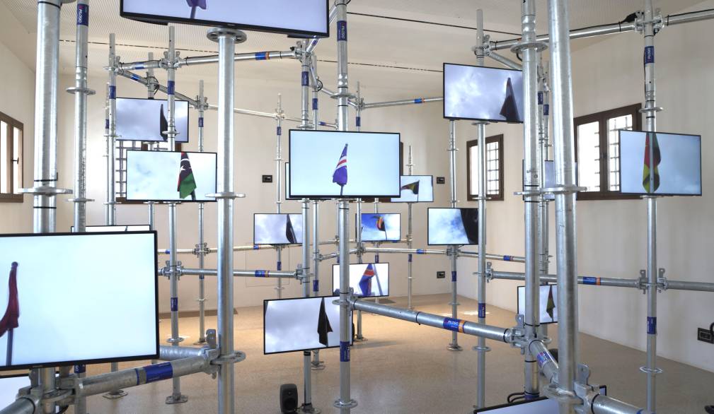 Ultimo week end per la mostra “Lines, Loops, Leaks”