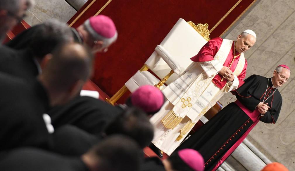 Leone XIV al rosario per la pace in San Pietro: “Basta con la guerra, è il tempo del dialogo”