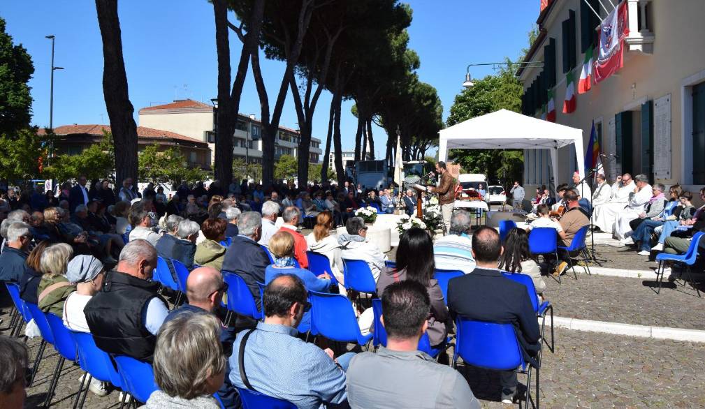 Il lavoro come “grammatica” della società: voci dal Primo maggio con il Vescovo a Martellago