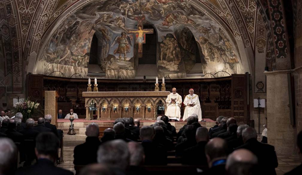 Assisi 19–11-2025 Conferenza Episcopale Italiana Assemblea generale della Cei, S.E. Matteo Zuppi, Vespri e preghiera per la pace