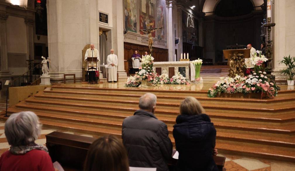 “Scegliamo il dialogo, la comunione, la giustizia”: in cattedrale la preghiera per la pace insieme al Vescovo