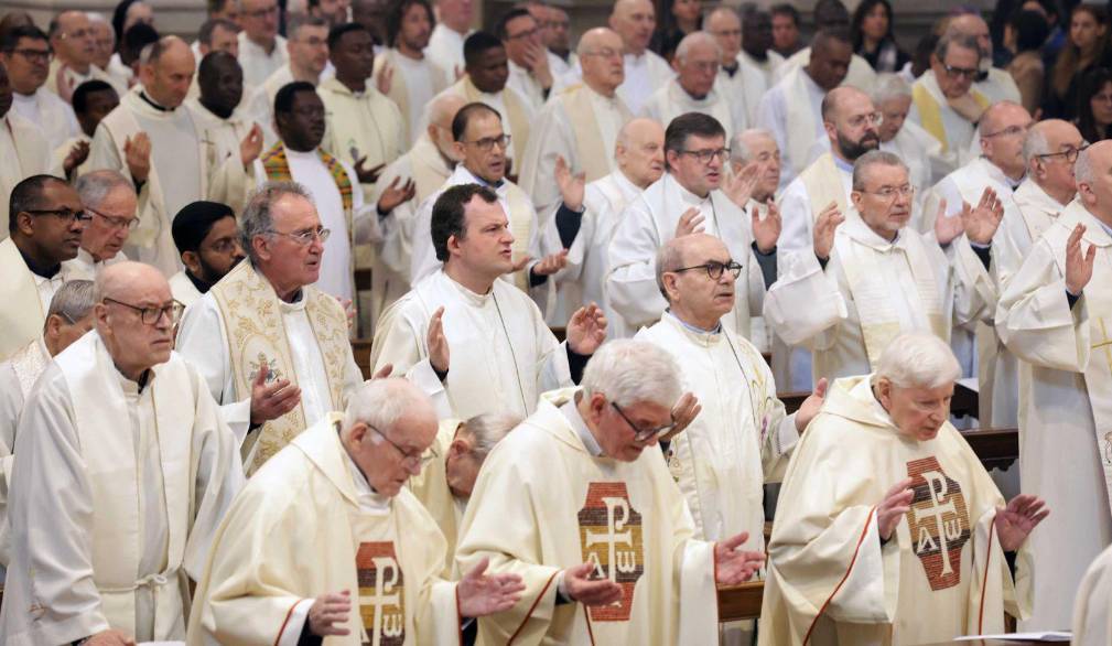 Messa crismale in Cattedrale: “Nella comunione tra noi, strumenti e testimoni dell’amore