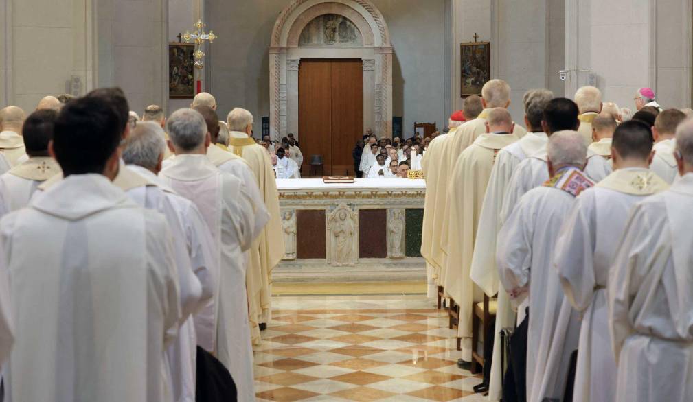Messa crismale in Cattedrale: “Nella comunione tra noi, strumenti e testimoni dell’amore