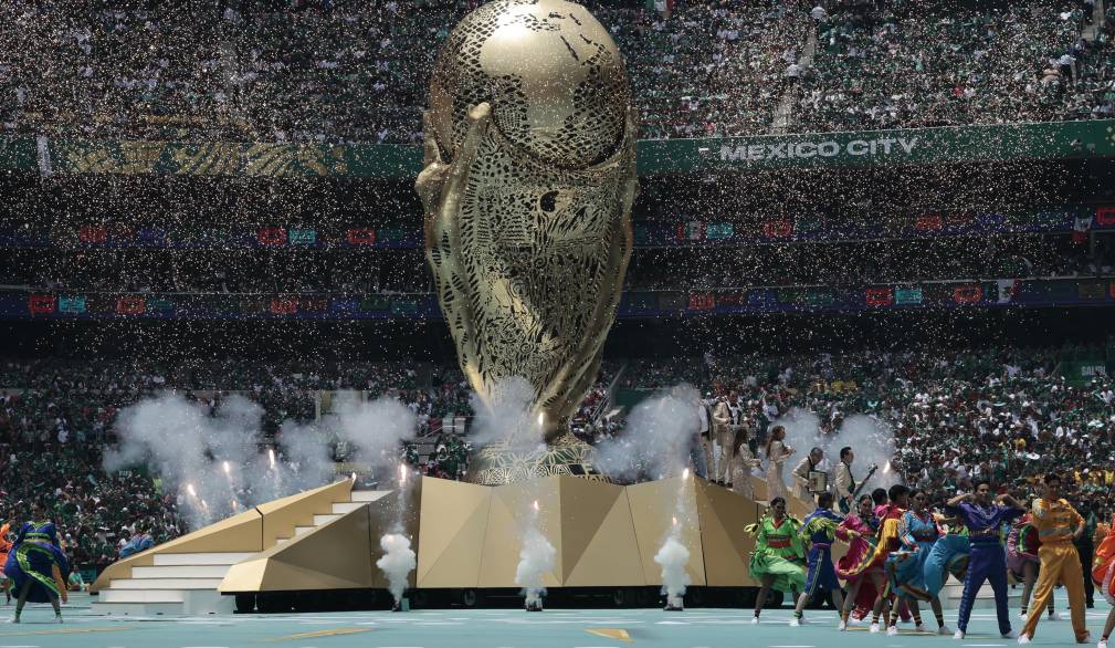 epaselect epa13031576 Artists peform during the pre-game show before the opening match of the FIFA World Cup 2026 between Mexico and South Africa in Mexico City, Mexico, 11 June 2026. EPA/JOSE MENDEZ
