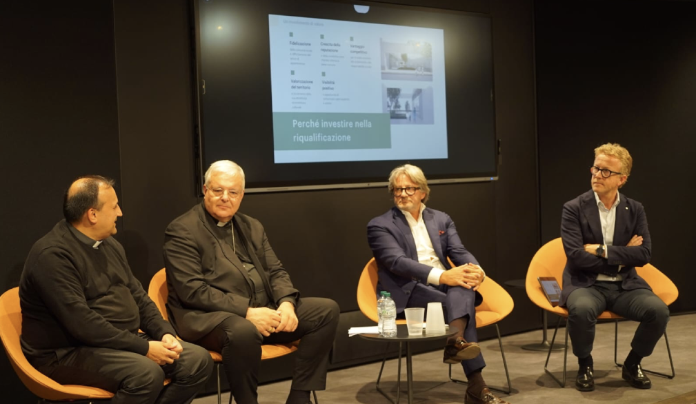 Da sx don Narciso Bernardis, Michele Tomasi vescovo di Treviso, Tiziano Cenedese Presidente di CentroMarca Banca, Alberto Zanatta