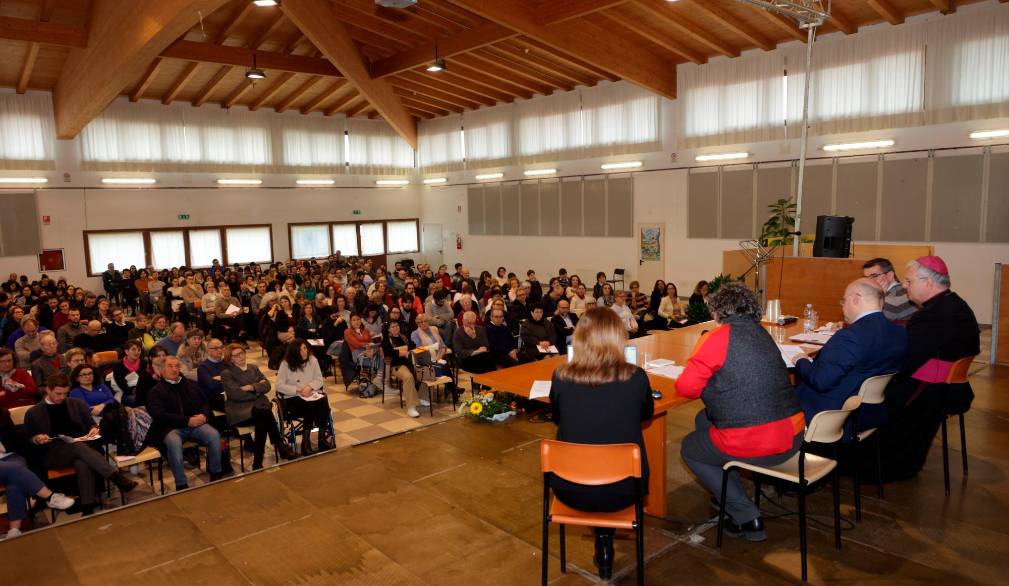 Laici partecipi nella Chiesa e nella società