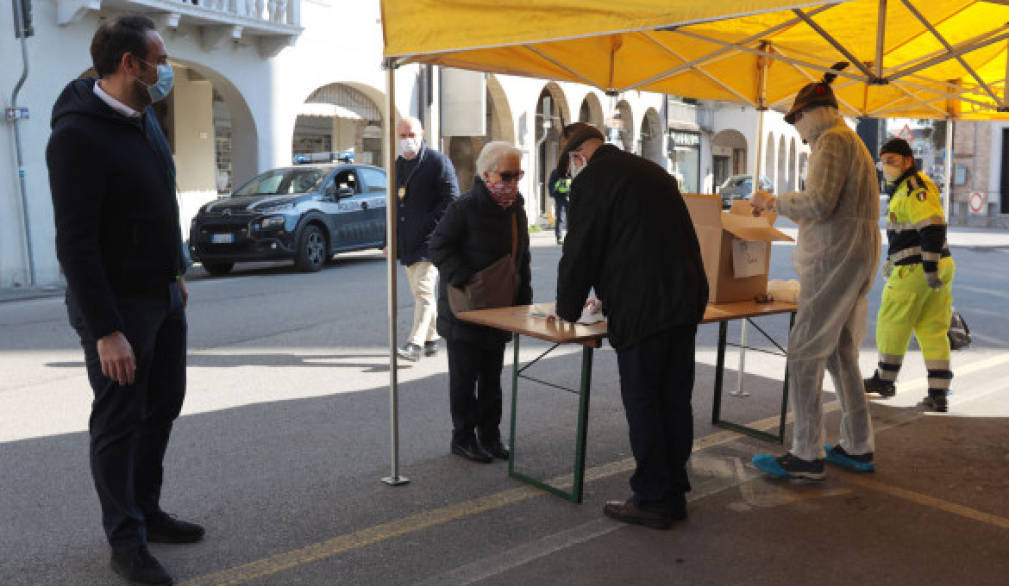 Treviso consegna le mascherine