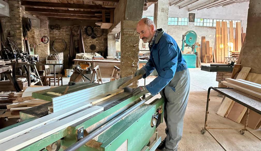 Arti&amp;mestieri/5. Il mondo della segheria Velo Felice e figli a fine corsa