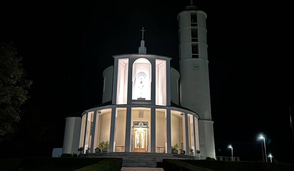 Preghiere per un mondo gravato da 65 conflitti, a S. Maria della Vittoria il rosario dell’Ac