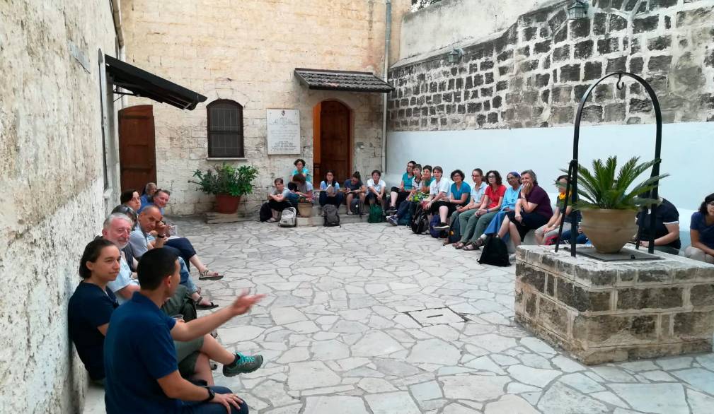 Il cortile della Fraternità di Nazareth, dove dal mese di settembre arriveranno le Discepole del Vangelo