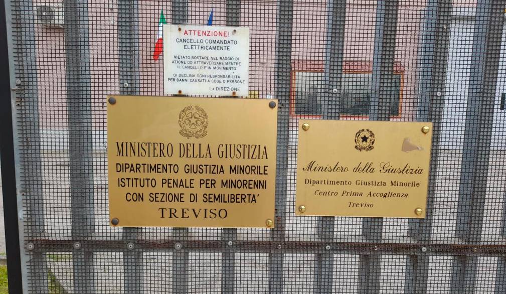 Violenza in carcere: “Riempire i vuoti con sguardi e attenzioni”