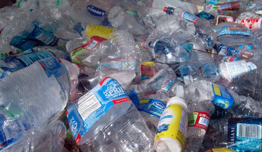 Mercato della plastica: riciclo in crisi