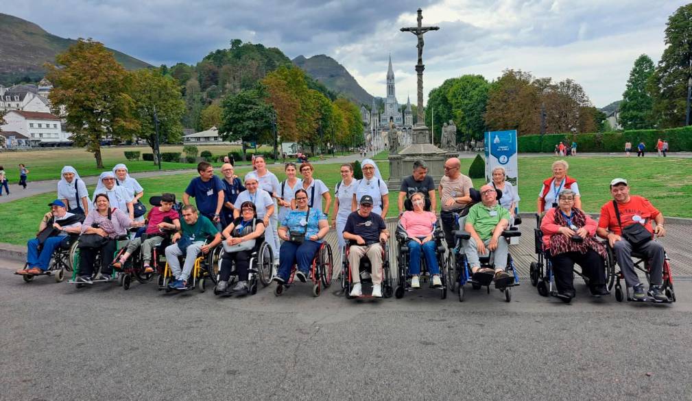 A Lourdes, con Maria, testimoni di speranza