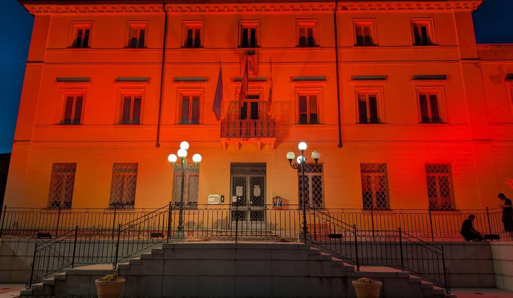 Il 14 giugno Giornata del donatore, edifici pubblici colorati di rosso