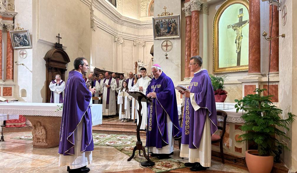 A Loria e a Castione don Luca trova una “famiglia grande”