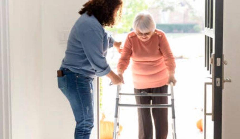 Caregiver a tasche vuote