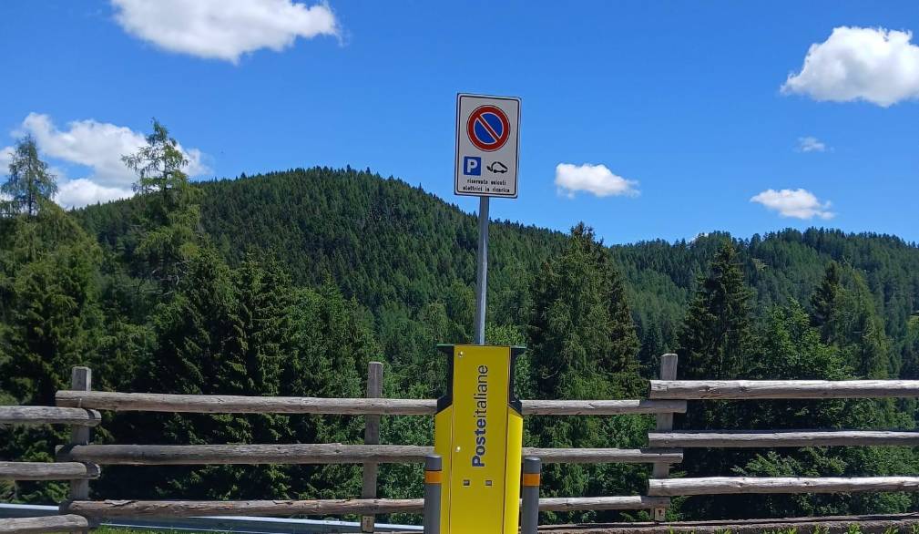 Poste italiane installa colonnine di ricarica per le auto elettriche