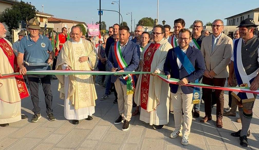 A San Zenone inaugurata piazza Papa Francesco