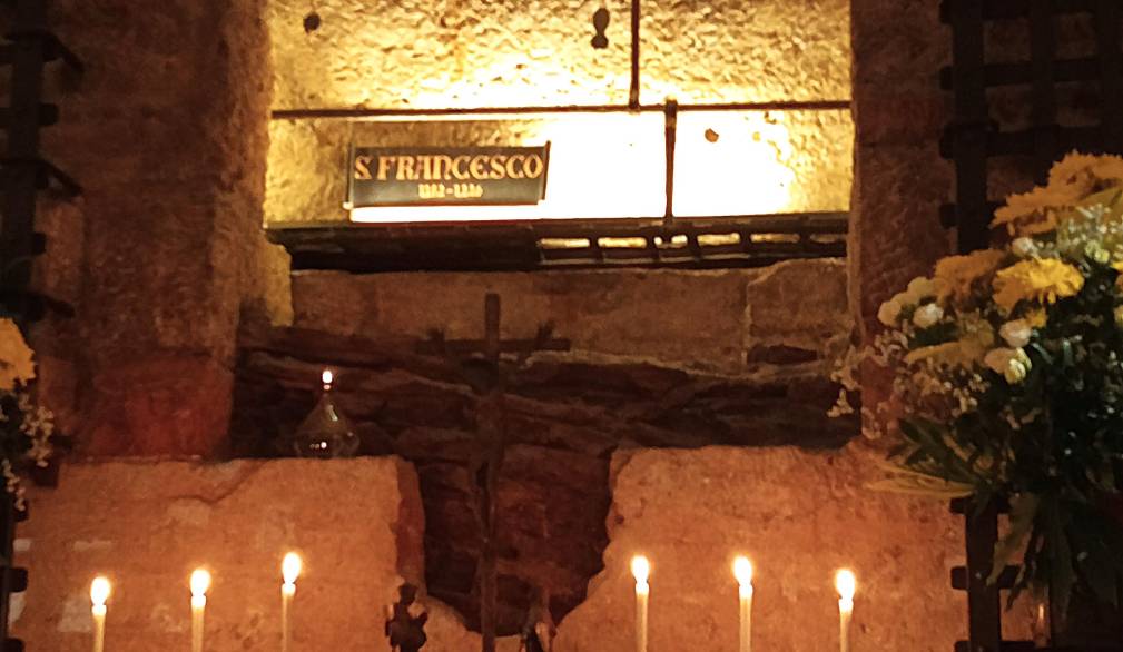 Assisi, Basilica inferiore: la tomba di san Francesco