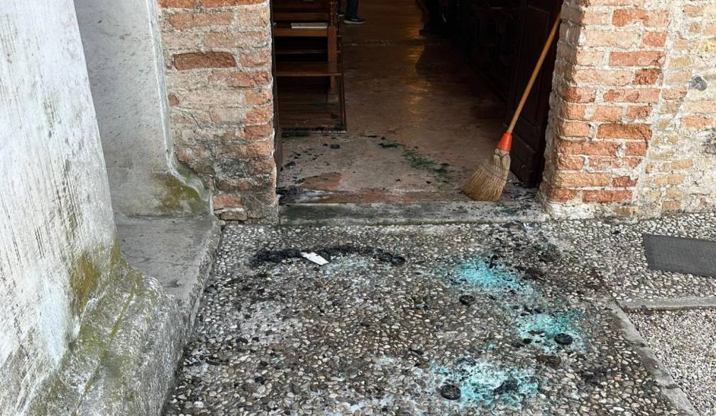 San Polo di Piave, vandali appiccano incendio nella chiesa di san Giorgio