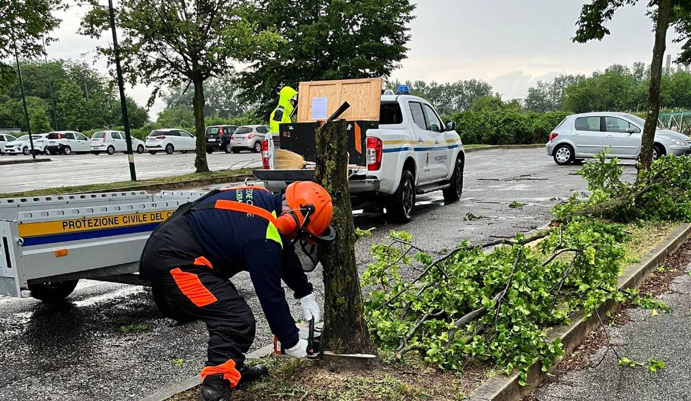 Maltempo, Stefani chiede stato d’emergenza. Domani altri temporali e precipitazioni