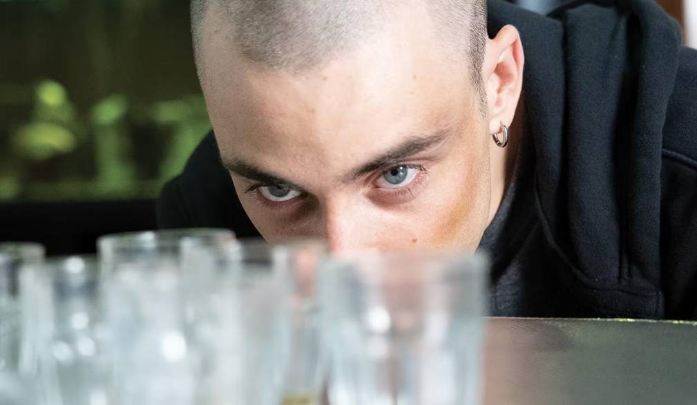 “Operazione Vendetta” con Rami Malek. In sala anche “La casa degli sguardi” e “Sotto le foglie”