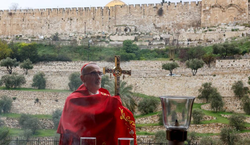epa12858886 Cardinal Pierbattista Pizzaballa, the Latin Patriarch of Jerusalem, holds a prayer service to mark Palm Sunday, in Jerusalem, 29 March 2026, following the cancellation of the traditional Palm Sunday procession from the Mount of Olives, amid restrictions on gathering in large groups and the US-Israeli conflict with Iran. EPA/Ammar Awad / POOL