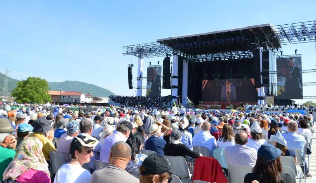 Terremoto del Friuli, il cardinale Zuppi a Gemona: “l’amore rimette assieme”