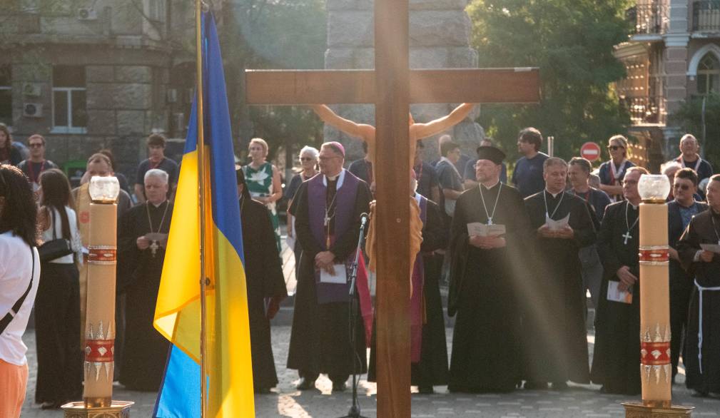 La guerra non uccida anche le anime: intervista al nunzio apostolico a Kiev