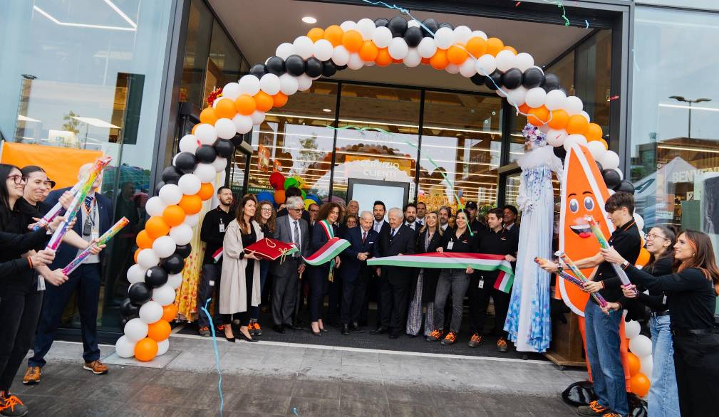 Inaugurato il supermercato Alì di viale della Repubblica