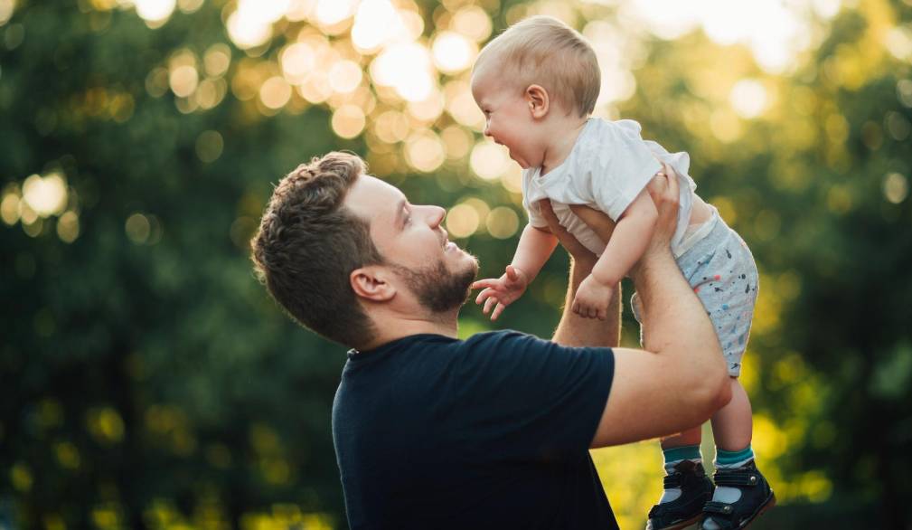 Festa del papà, “figura non in crisi, ma in positiva e profonda trasformazione”