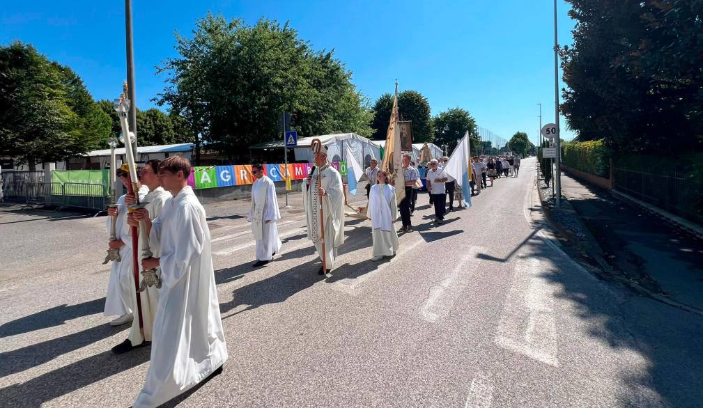 A Campocroce di Mogliano messa e processione con il Vescovo